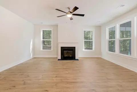 Living - 100 E South 7th St, Seneca, SC 29678 photo 1 of 4