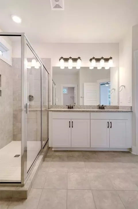 Bath - 100 E South 7th St, Seneca, SC 29678 photo 6 of 6