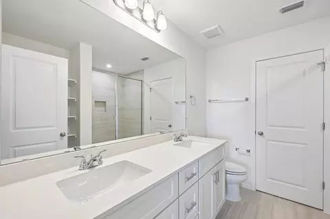 Bath - 335 Young St, Buda, TX 78610 photo 2 of 4