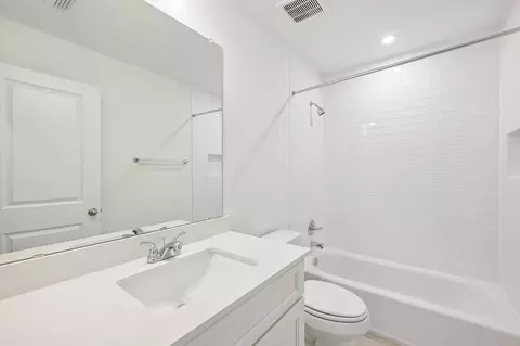 Bath - 335 Young St, Buda, TX 78610 photo 4 of 4
