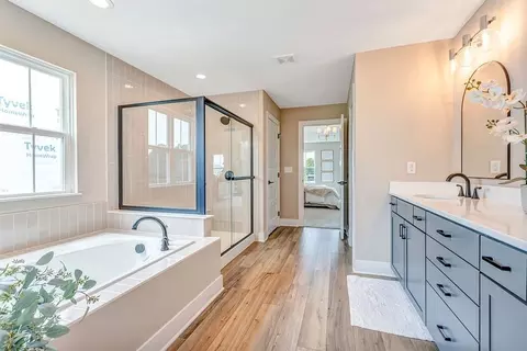 Bath - 14 Mazzolla Ct, Delaware, OH 43015 photo 1 of 3