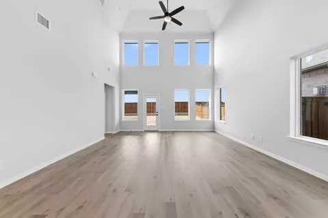 Living - 14566 Flossie St, Pilot Point, TX 76258 photo 2 of 4