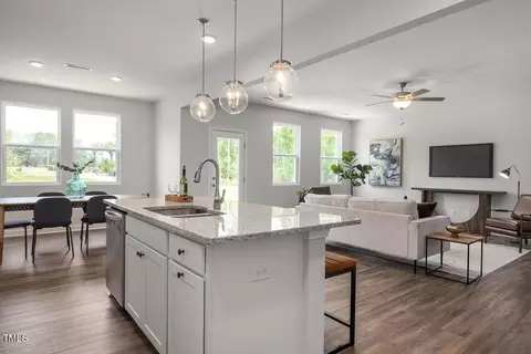 517 Crescent Wood Trl, Zebulon, NC 27597