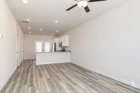 Living - 101 Palmeiro Dr, Lagrange, GA 30241 photo 2 of 2