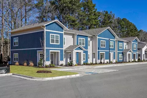 Exterior - 101 Palmeiro Dr, Lagrange, GA 30241 photo 5 of 16