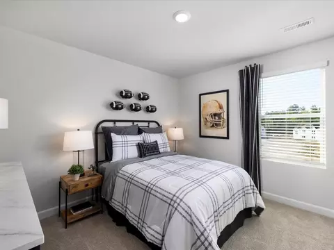 3 Pleasure Ln, Taylors, SC 29687