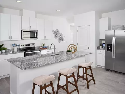 Kitchen - 13727 Richland Gulf Cir, Parrish, FL 34219 photo 2 of 3
