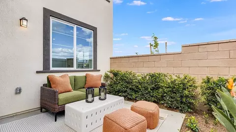 Exterior - 1701 Lightning St, Rialto, CA 92376 photo 3 of 8