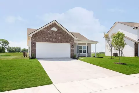 Exterior - 2105 Maplewood Ln, Pendleton, IN 46064 photo 14 of 17