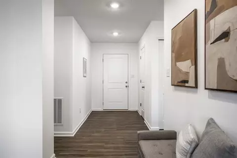 Entry Way - 2105 Maplewood Ln, Pendleton, IN 46064 photo 1 of 5