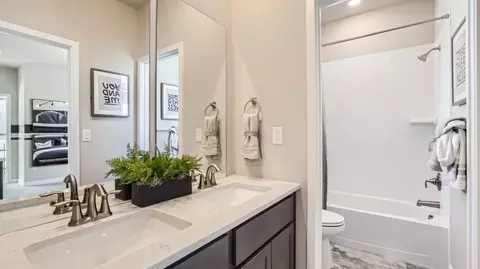 Bath - 7745 S Mobile Way, Centennial, CO 80016 photo 2 of 4