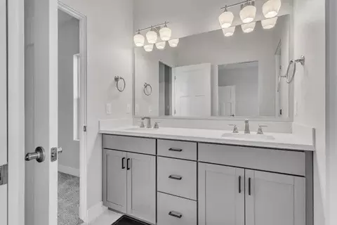 Bath - 3309 Pyrus St, Clifton, CO 81520 photo 1 of 4