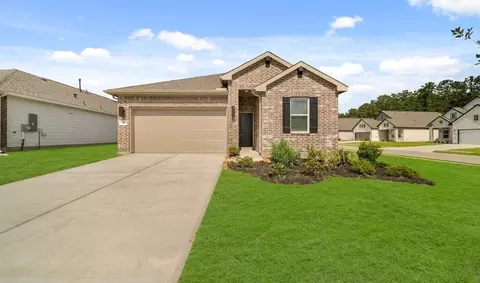905 Brazos Trl, Dayton, TX 77535