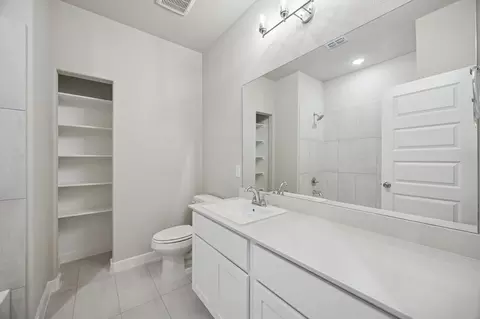 Bath - 804 Rockcloud Dr, Haslet, TX 76052 photo 6 of 17