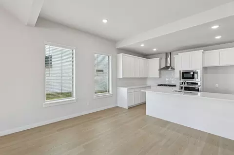 Kitchen - 804 Rockcloud Dr, Haslet, TX 76052 photo 12 of 15