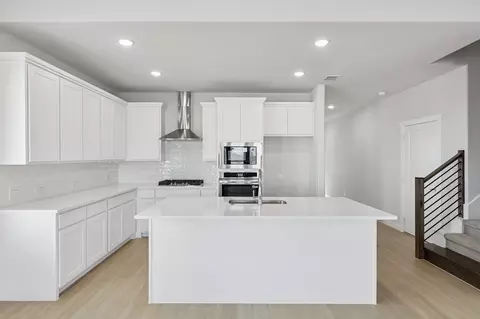 Kitchen - 804 Rockcloud Dr, Haslet, TX 76052 photo 9 of 15
