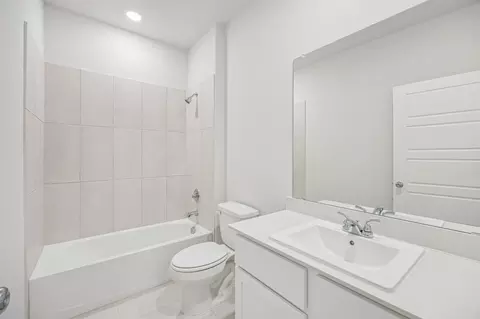 Bath - 804 Rockcloud Dr, Haslet, TX 76052 photo 3 of 17