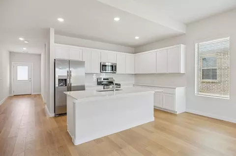 Kitchen - 804 Rockcloud Dr, Haslet, TX 76052 photo 2 of 15