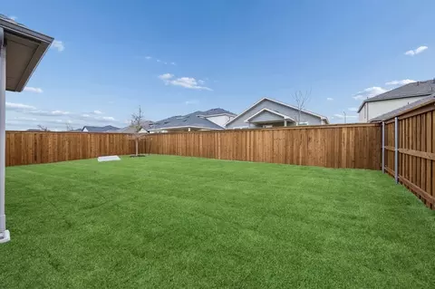 Exterior - 804 Rockcloud Dr, Haslet, TX 76052 photo 5 of 13