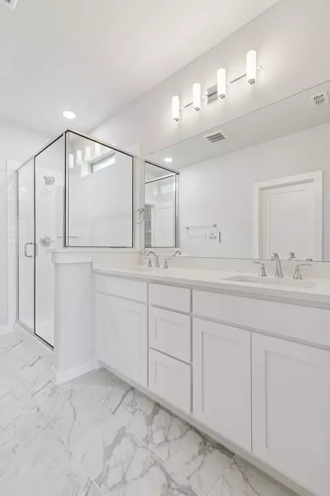 Bath - 804 Rockcloud Dr, Haslet, TX 76052 photo 9 of 17