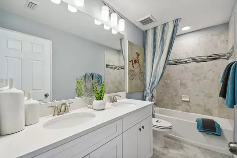 Bath - 2528 Clary Sage Dr, Spring Hill, FL 34609 photo 2 of 5