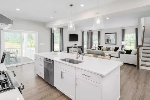 Kitchen - 2183 Streamside Dr, Batavia, OH 45103 photo 6 of 7
