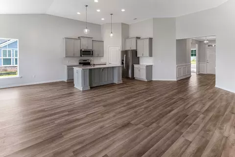 Living - 39 Blues Dr, Pooler, GA 31322 photo 2 of 5