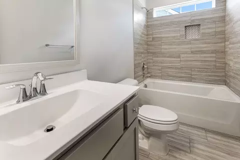 Bath - 39 Blues Dr, Pooler, GA 31322 photo 1 of 11