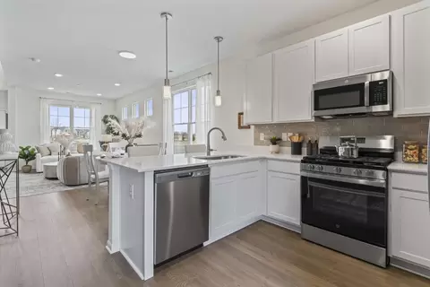 Kitchen - 499 E 131st Pl, Crown Point, IN 46307 photo 2 of 3