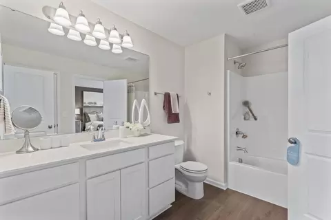 Bath - 499 E 131st Pl, Crown Point, IN 46307 photo 1 of 1