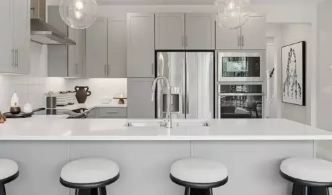 Kitchen - 5611 S 35th Way, Phoenix, AZ 85040 photo 4 of 4
