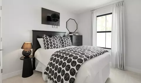 Bedroom - 5611 S 35th Way, Phoenix, AZ 85040 photo 3 of 6