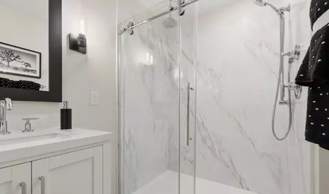 Bath - 5611 S 35th Way, Phoenix, AZ 85040 photo 3 of 5