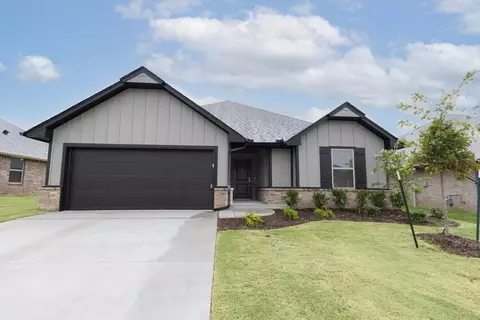 9228 NW 86th St, Yukon, OK 73099