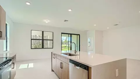 Kitchen - 6510 SE Park Trace Dr, Stuart, FL 34997 photo 3 of 10