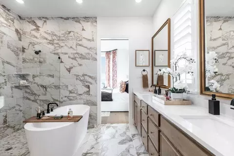 Bath - 325 Vale Run, Kyle, TX 78640 photo 1 of 5