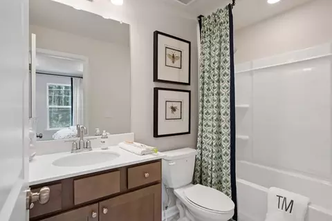 Bath - 106 Epperly Way, Tucker, GA 30084 photo 10 of 12