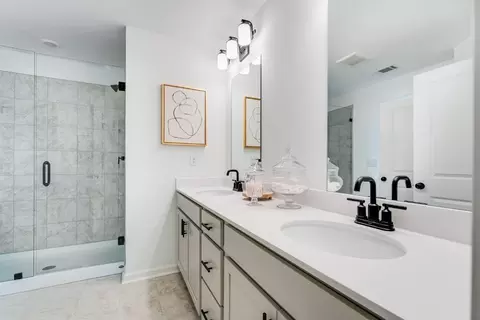 Bath - 106 Epperly Way, Tucker, GA 30084 photo 11 of 12