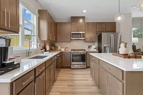 Kitchen - 106 Epperly Way, Tucker, GA 30084 photo 9 of 16