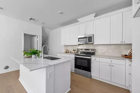 9425 N Sepulveda Blvd UNIT 5, North Hills, CA 91343