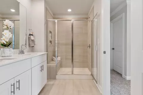 Bath - 1175 Rosetta Dr, Salisbury, NC 28144 photo 1 of 3