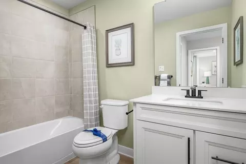 Bath - 125 Dana Dr, Eighty Four, PA 15330 photo 2 of 4