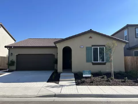 2873 E Corteza Dr, Fresno, CA 93730