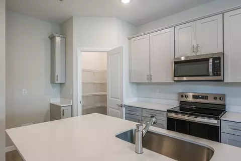 Kitchen - 6124 SW 96th Pl, Ocala, FL 34476 photo 4 of 6