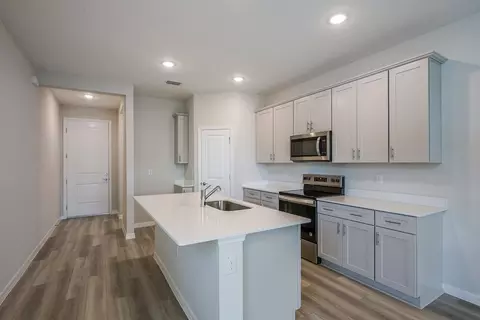 Kitchen - 6124 SW 96th Pl, Ocala, FL 34476 photo 2 of 6