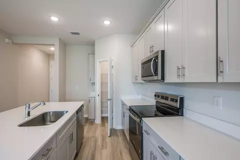 Kitchen - 6124 SW 96th Pl, Ocala, FL 34476 photo 5 of 6