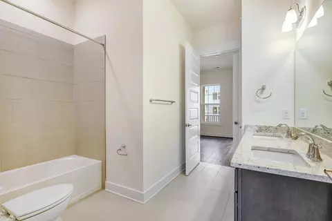 Bath - 16021 Aspect Way, Midlothian, VA 23113 photo 1 of 4