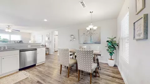 Dining - 2917 S 10th St, Broken Arrow, OK 74012 photo 2 of 2