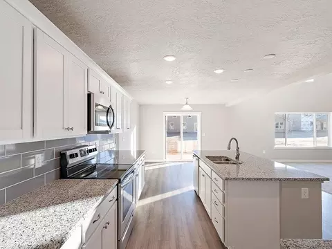Kitchen - 7637 Edison St, Nampa, ID 83687 photo 3 of 7