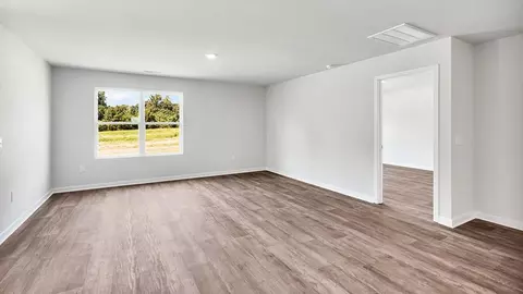 Living - 405 Crocus Ct, Richlands, NC 28547 photo 3 of 5